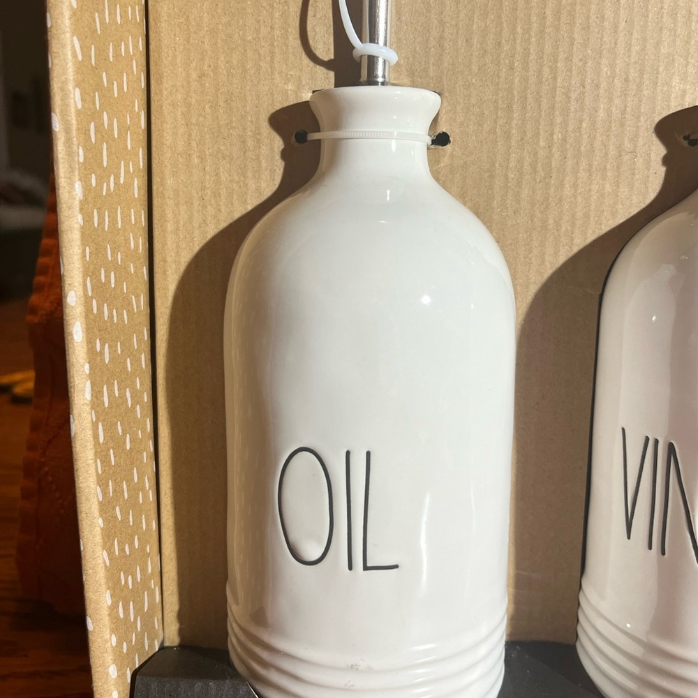 Rae Dunn "OIL" and "VINEGAR" Set Magenta Ceramic - Picture 3 of 7